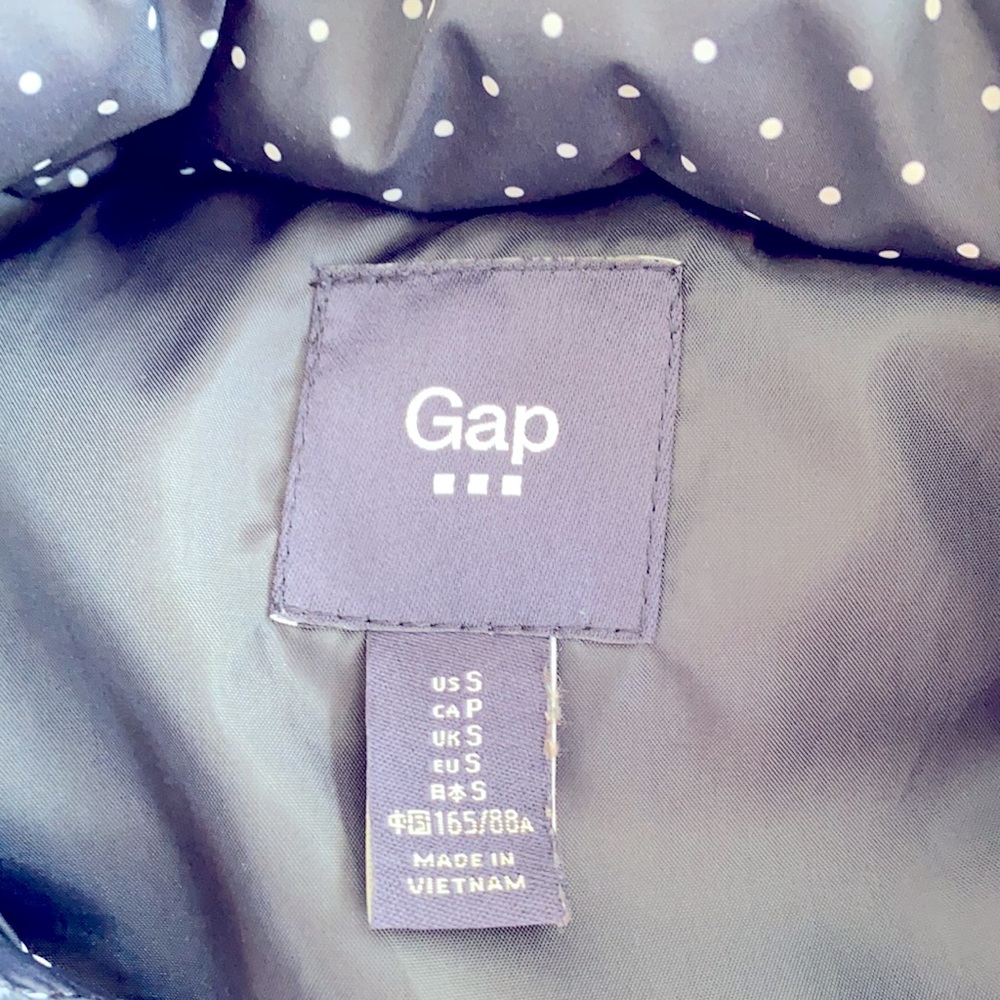 GAP POLKA DOT PUFFER VEST - Picture 10 of 13